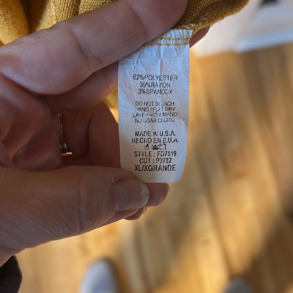 Betsey’s Boutique Shop dress with pockets fuzzy and soft! - Picture 5 of 8